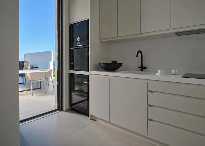 Villa On The Rocks *