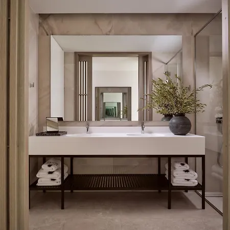 On The Rocks Βίλα