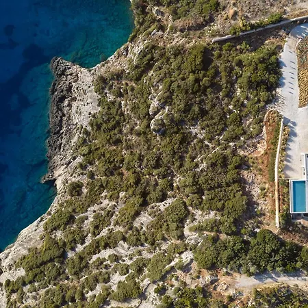 Villa On The Rocks